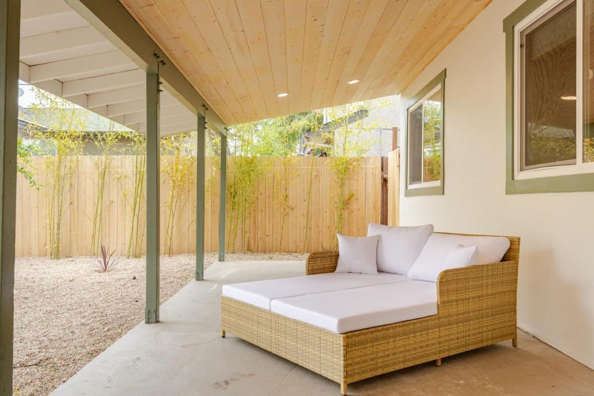 Serene Oasis Sauna And Cinema Пасо Роблс Экстерьер фото